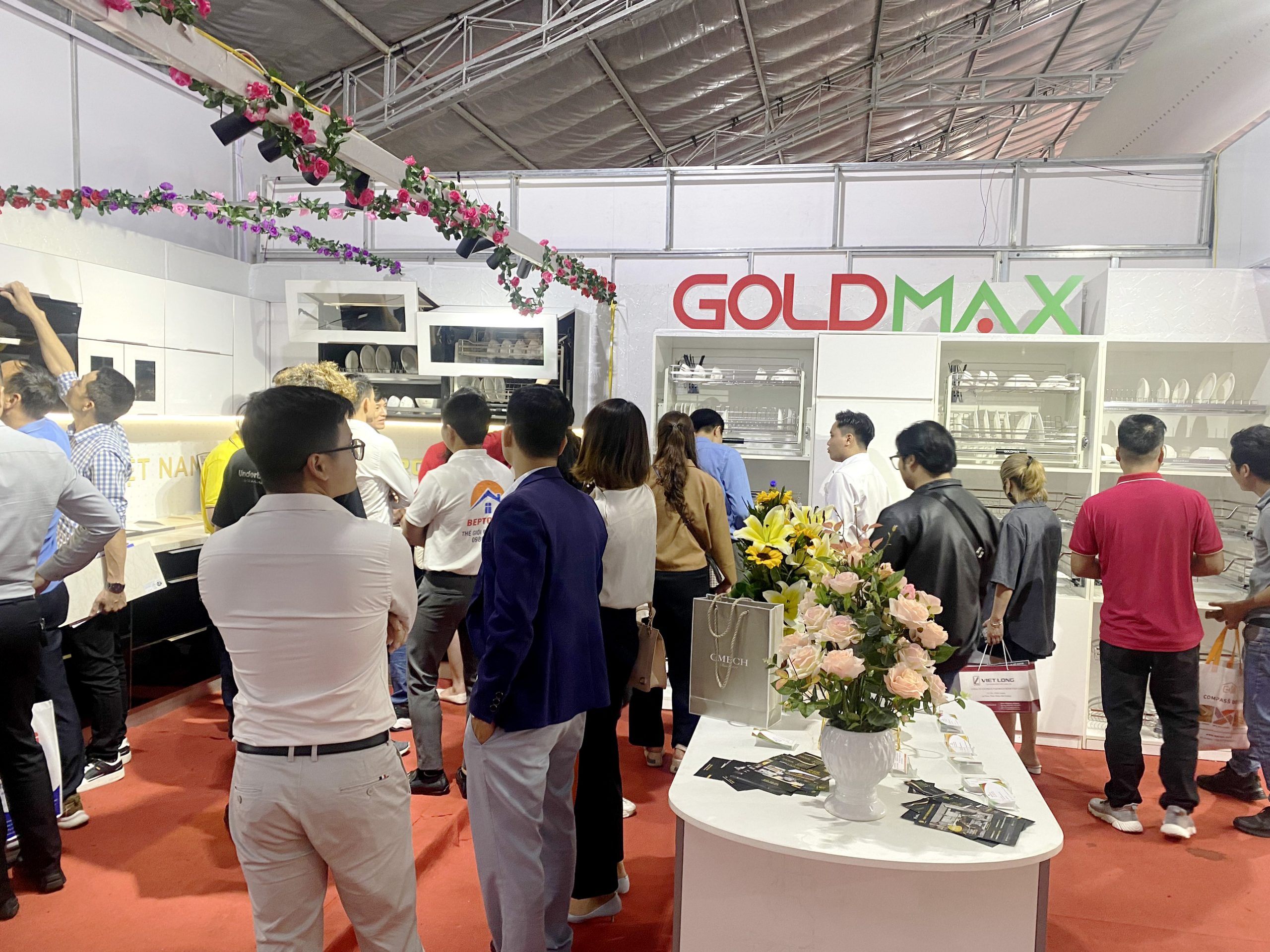 Phụ kiện tủ bếp thông mih